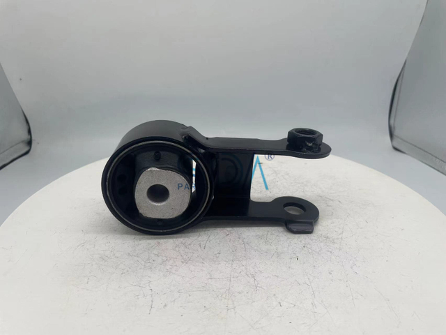 Wholesale Auto Spare Parts Factory Bracket Engine Mounts 12363-0T020 for Toyota VIOS (China) YARIS (China)